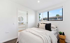 Deluxe Queen Room At Wolfe Street